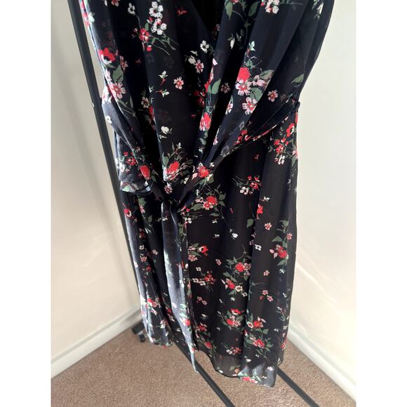 Small Lenon Floral Flutter Sleeve Dress NWT - Picture 7 of 16